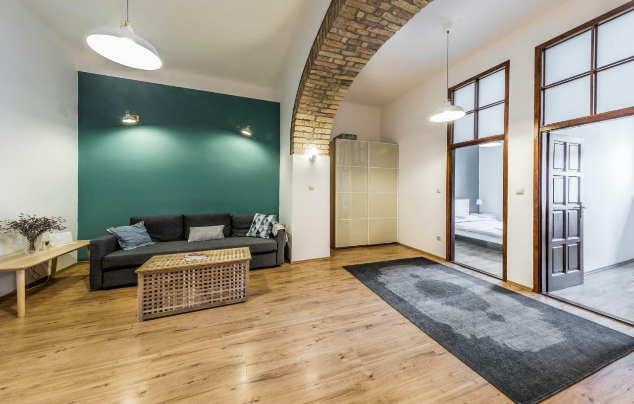 French Touch Apartment With Free Parking ブダペスト エクステリア 写真