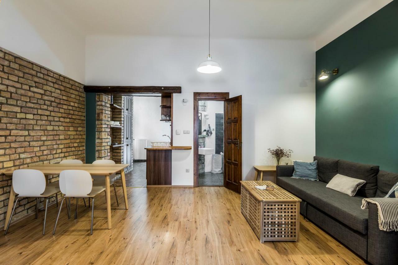 French Touch Apartment With Free Parking ブダペスト エクステリア 写真