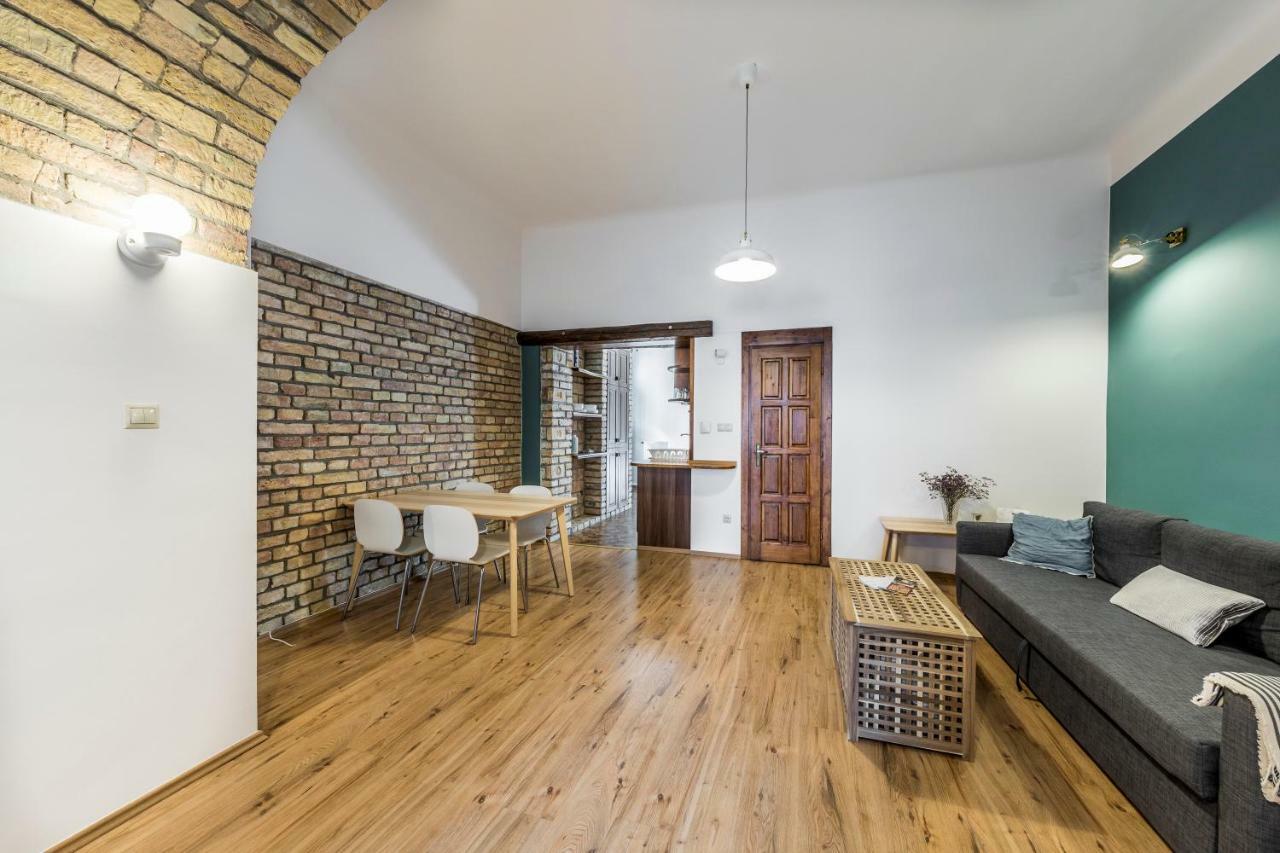 French Touch Apartment With Free Parking ブダペスト エクステリア 写真