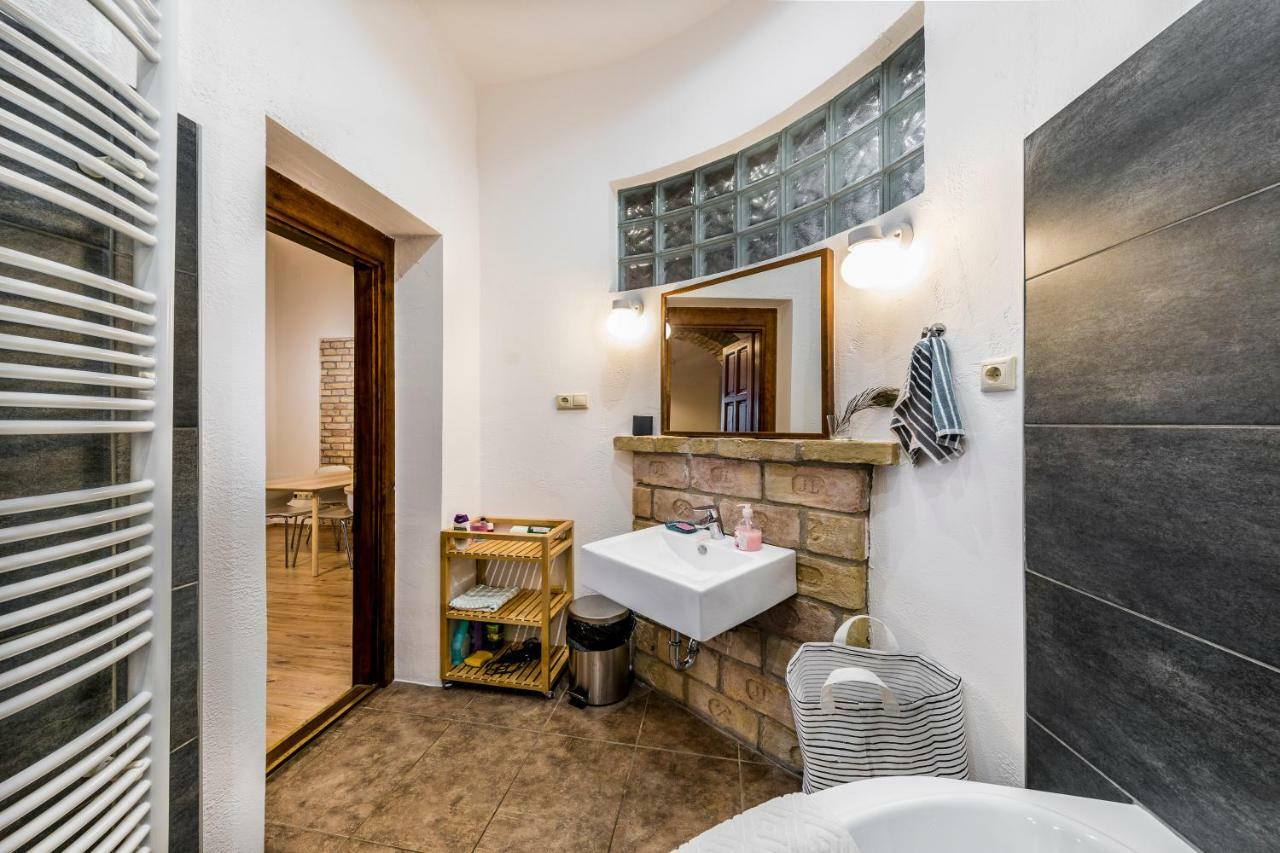 French Touch Apartment With Free Parking ブダペスト エクステリア 写真