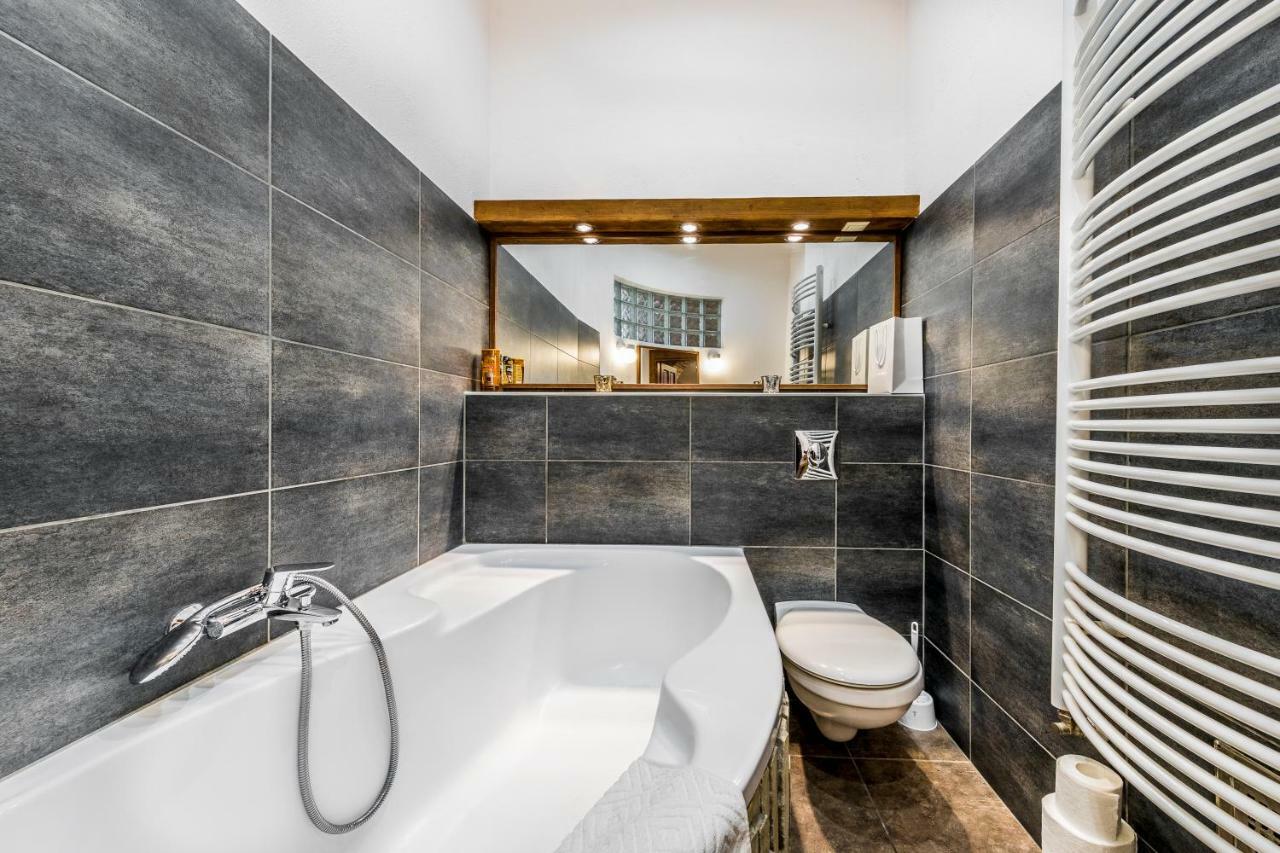 French Touch Apartment With Free Parking ブダペスト エクステリア 写真